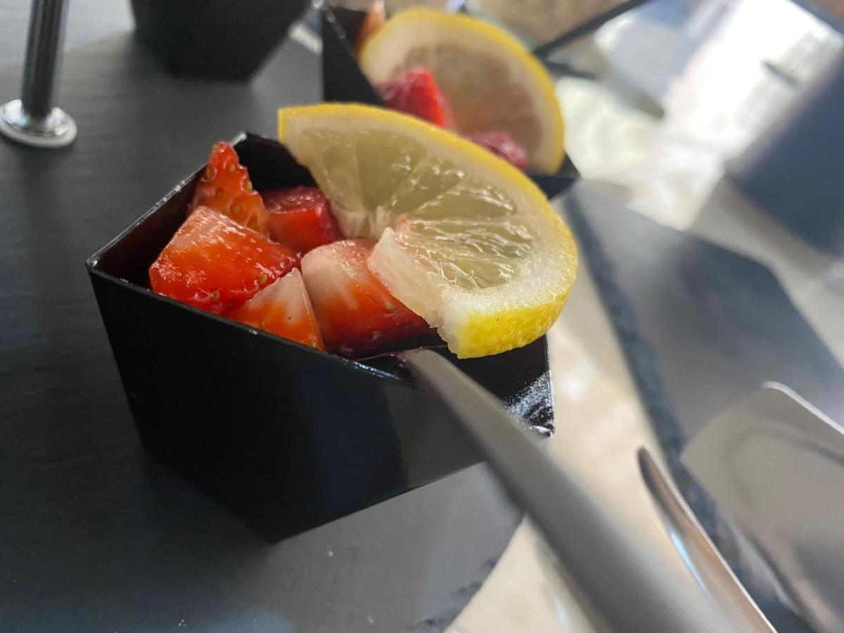 Hotel Levante Convenzionato Oltremare E Italia In Miniatura Riccione Luaran gambar