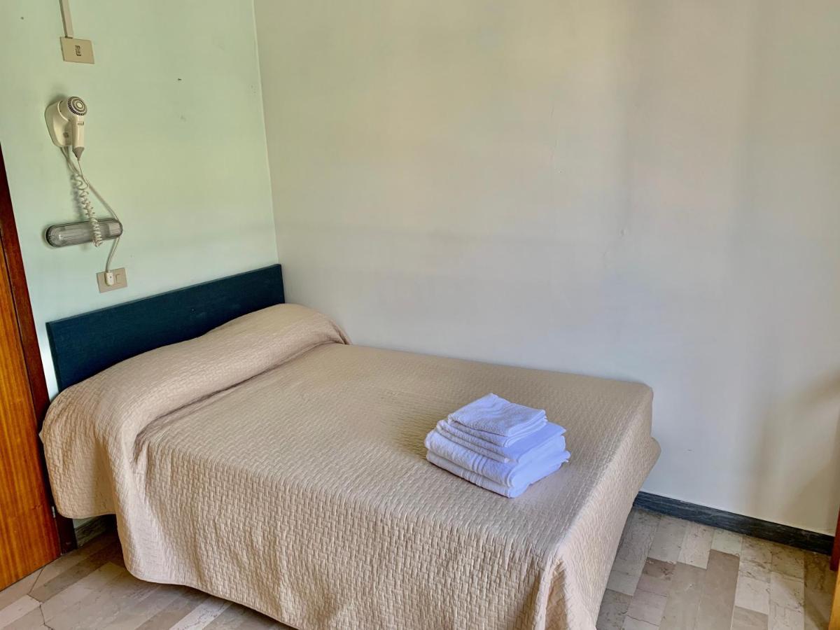 Hotel Levante Convenzionato Oltremare E Italia In Miniatura Riccione Luaran gambar