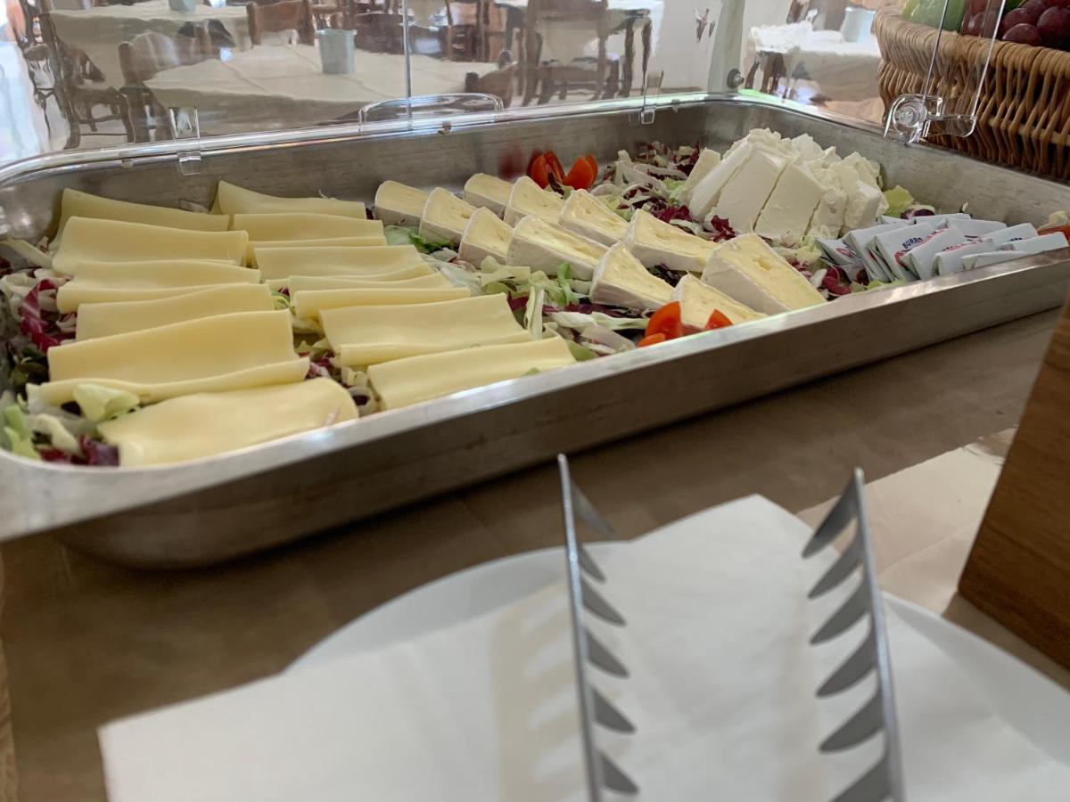 Hotel Levante Convenzionato Oltremare E Italia In Miniatura Riccione Luaran gambar